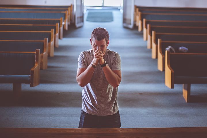 church praying